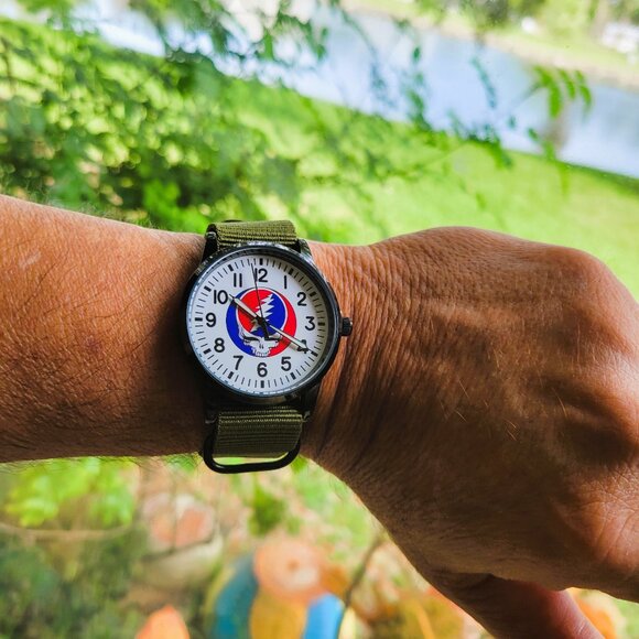 Limited Edition Grateful Dead Analog Watch Green Band Illuminating Hands NWT - Picture 9 of 12
